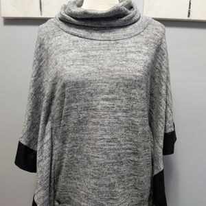 EUC PONCHO GRAY
